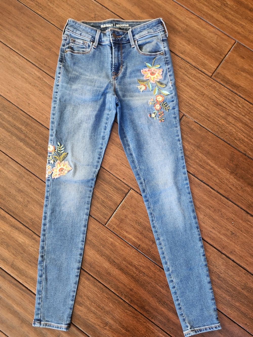 Old Navy Women's Light Blue Skinny Jeans with Floral Embroidery Rockstar Mid-Ris